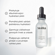 Lahvička Medik8 Hydr8 B5 stojí na bílém podstavci proti jasnému bílému pozadí.

Text zdůrazňuje, že produkt:

poskytuje dlouhotrvající hydrataci pleti,
pomáhá pokožce udržet nezbytnou vlhkost,
změkčuje vzhled jemných linek a vrásek,
a podporuje viditelně plnou a pružnou pleť