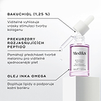 Fialová skleněná lahvička séra Bakuchiol Peptides je zobrazena na pozadí.
Textové popisky zvýrazňují klíčové složky:
Bakuchiol (1,25 %)
Peptidové prekurzory pro rozjasnění
Inka omega olej