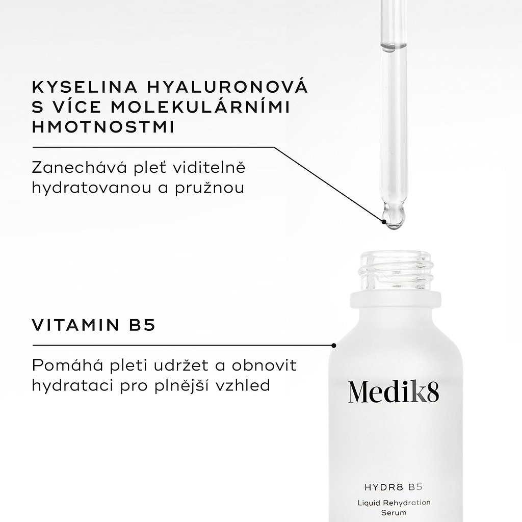Detailní záběr na lahvičku séra Medik8 Hydr8 B5 a kapátko s čirou tekutinou.

Text zvýrazňuje klíčové složky:

Vícehmotnostní kyselina hyaluronová – zanechává pleť viditelně hydratovanou a pružnou
Vitamín B5 – pomáhá pokožce udržet a regenerovat vlhkost pro plnější vzhled pleti