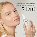 Žena drží lahvičku séra Liquid Peptides.
Text vpravo uvádí:
„Prokázáno, že viditelně zvyšuje plnost pleti již za 7 dní.“*
*Poznámka pod čarou uvádí, že tvrzení vychází z výsledků nezávislé spotřebitelské studie.