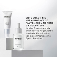 Eine klare Glas-Tropfflasche des Liquid Peptides Serums und eine Tube Eyelift Peptides werden gezeigt. Der Text lautet ENTDECKEN SIE KRAFTVOLLE FALTENREDUZIERENDE ERGEBNISSE für Gesicht und die empfindliche Augenpartie, indem Sie Liquid Peptides mit Eyelift Peptides kombinieren.