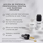Se muestran dos pequeños frascos blancos de Oxy-R Peptides con gotas de sérum amarillo. El texto destaca: «ACCIÓN DE FUERZA PROFESIONAL SOBRE LAS MANCHAS OSCURAS». Los beneficios enumerados son: «Proporciona una piel más luminosa y uniforme en solo 7 días», «Atenúa las manchas oscuras visibles en 1 mes», «Eficaz para todo tipo y tono de piel» y «Hidrata y suaviza la tez».
