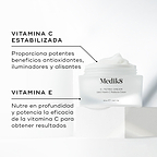 El tarro de C-Tetra Cream aparece abierto sobre un bloque de piedra blanca, en un fondo blanco limpio. La imagen destaca dos ingredientes clave y sus beneficios:

VITAMINA C ESTABILIZADA: aporta potentes beneficios de alisado, luminosidad y acción antioxidante.

VITAMINA E: nutre en profundidad y potencia la acción de la vitamina C para obtener resultados máximos.