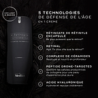 Flacon de crème Medik8 r-Retinoate Intense sur un fond sombre avec effet plume. Le texte met en avant 5 technologies anti-âge : Rétinyl Retinoate encapsulé, Rétinal, Complexe de céramides, Peptide ciblé par drone et Acide hyaluronique
