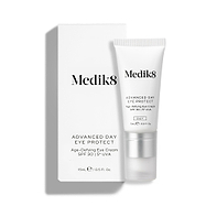 Crème pour les yeux Medik8 Advanced Day Eye Protect avec emballage sur fond blanc.