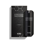 Le flacon de Medik8 r-Retinoate Intense Youth Activating Cream est placé à côté de son emballage extérieur noir, avec des graphiques hexagonaux chimiques blancs et un motif ondulé texturé 
