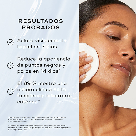 Una modelo aplica tónico con un disco de algodón junto a un texto que enumera «Resultados comprobados», incluyendo «7 días para una piel más limpia y de aspecto más saludable*» y «38 % de reducción de las imperfecciones visibles**».-hover-43
