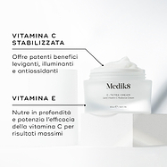 Barattolo aperto di crema Medik8 C-Tetra esposto su un blocco di pietra bianca su uno sfondo bianco pulito. L’immagine mostra due ingredienti chiave e i loro benefici: VITAMINA C STABILIZZATA offre potenti benefici leviganti, illuminanti e antiossidanti, VITAMINA E nutre in profondità e potenzia l’efficacia della vitamina C per risultati massimi.