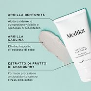 La Medik8 Natural Clay Mask con gli ingredienti chiave elencati su uno sfondo azzurro chiaro.