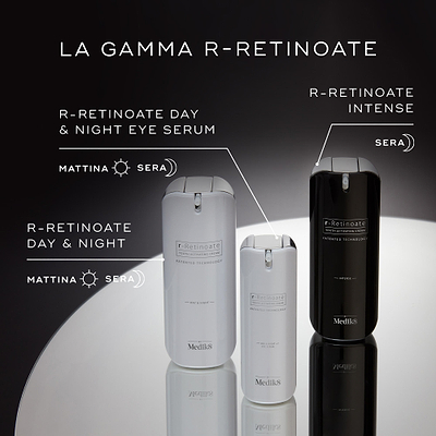 Tre prodotti Medik8 r-Retinoate esposti su una superficie riflettente: r-Retinoate Day & Night e r-Retinoate Day & Night Eye Serum (entrambi per uso AM/PM) e r-Retinoate Intense (solo per uso PM).