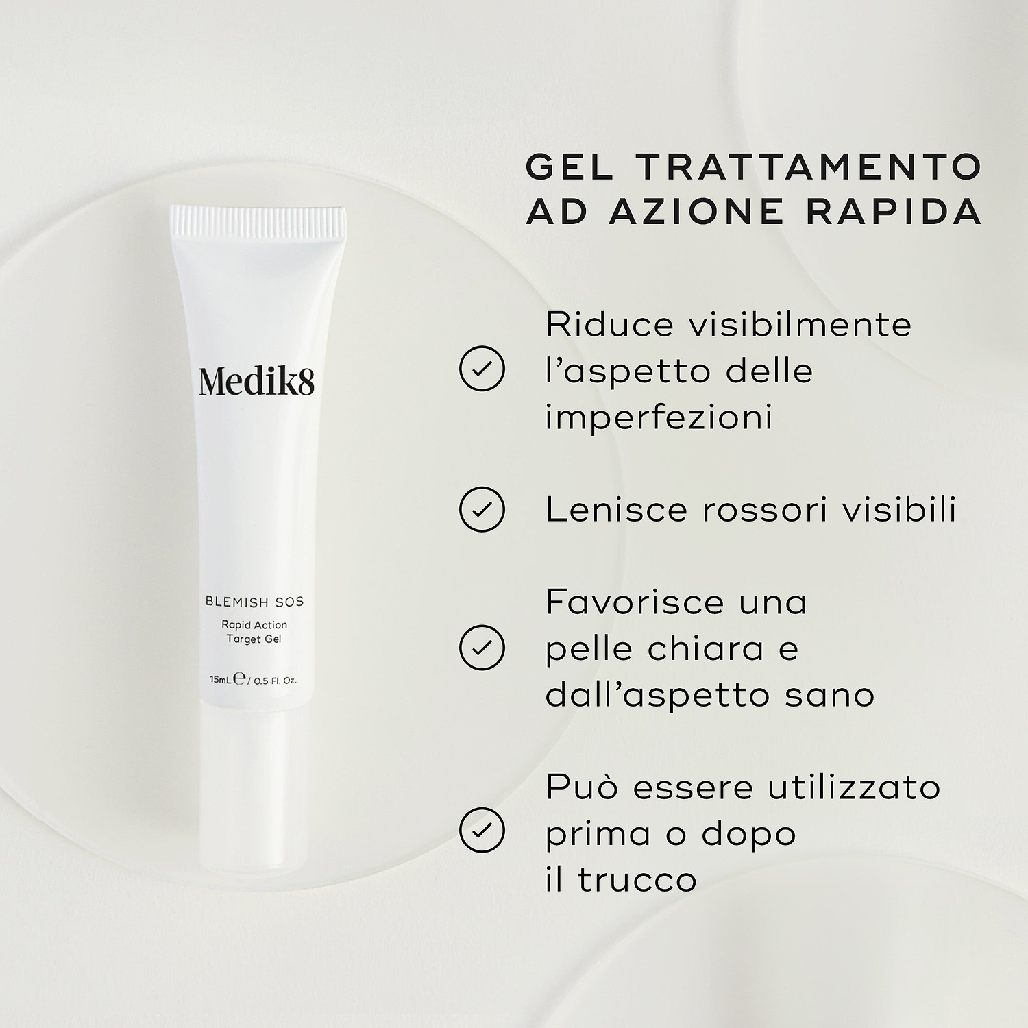 Elenco dei principali benefici di Medik8 Blemish SOS su sfondo bianco.
