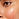 Een extreme close-up van het midden van het gezicht, met focus op de wang en het gebied onder het oog. De huid heeft een gehydrateerde, dauwachtige uitstraling met een opvallende, plaatselijke roze blos en lichte irritatie in het midden van de wang.