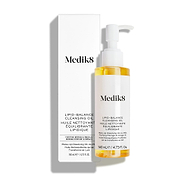De flacon van Medik8 Lipid-Balance Cleansing Oil staat naast de witte productverpakking. De tekst benadrukt de formule "Anti-Pollution Transforming Cleanser" en de inhoud van 140 ml.