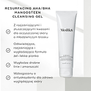 Tubka Medik8 Surface Radiance Cleanse na jasnym tle z grafikami w formie znaczników „check”. Tekst podkreśla korzyści produktu: rozjaśniające i złuszczające kwasy dla młodzieńczego blasku, odświeżająca i wygładzająca formuła żelowo-piankowa, działanie wygładzające drobne linie i zmarszczki oraz formuła z antyoksydantami wspierająca zdrowy wygląd skóry.
