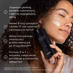 Osoba z nałożonym pasmem kremu na policzku trzyma butelkę Medik8 r-Retinoate Intense. Tekst podkreśla, że produkt jest 8x silniejszy i 11x szybszy niż klasyczny retinol, a także zapewnia wyraźną redukcję zmarszczek i przebarwień w 4 tygodnie.
