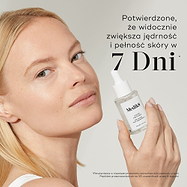Kobieta trzyma w dłoni buteleczkę serum Liquid Peptides. Napis po prawej stronie brzmi: „Udowodniono, że wygładza drobne zmarszczki i bruzdy już w ciągu 7 dni*”. W przypisie zaznaczono, że informacja ta pochodzi z niezależnego badania konsumenckiego.