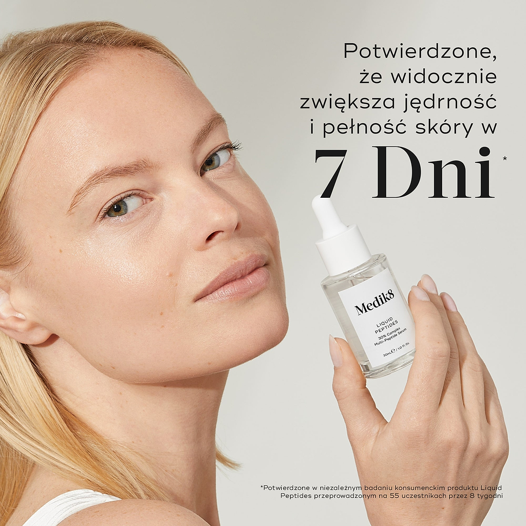 Kobieta trzyma w dłoni buteleczkę serum Liquid Peptides. Napis po prawej stronie brzmi: „Udowodniono, że wygładza drobne zmarszczki i bruzdy już w ciągu 7 dni*”. W przypisie zaznaczono, że informacja ta pochodzi z niezależnego badania konsumenckiego.