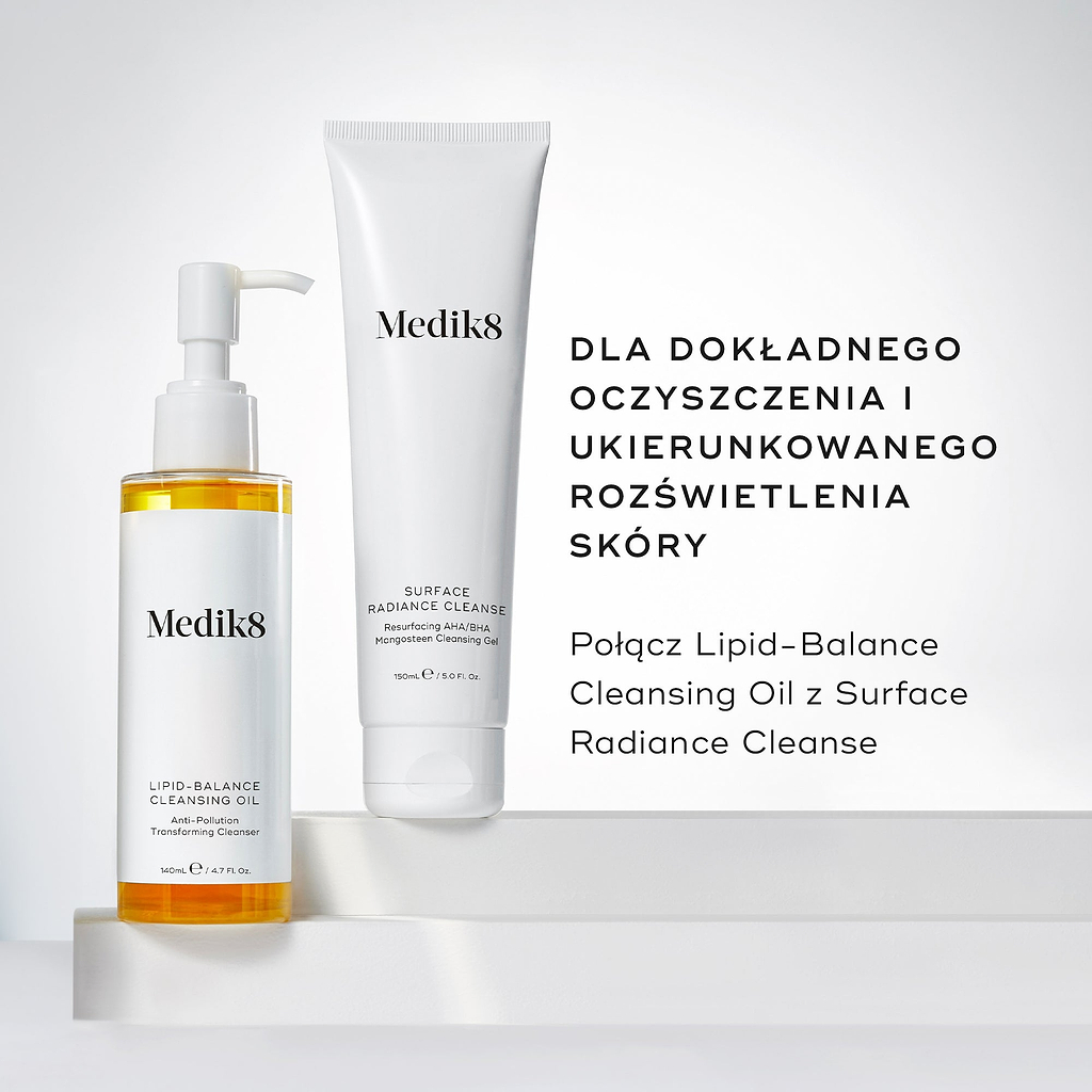 Butelka olejku oczyszczającego Lipid-Balance stoi obok tubki preparatu Surface Radiance Cleanse. W opisie zaleca się stosowanie tych dwóch produktów razem w celu dokładnego oczyszczenia skóry, a następnie uzyskania ukierunkowanego efektu rozjaśniającego.