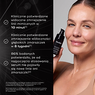 Kobieta trzymająca butelkę preparatu Liquid Peptides Advanced MP. Trzy punkty z zaznaczeniami przedstawiają zalety produktu: Klinicznie udowodniono, że preparat widocznie zmniejsza zmarszczki mimiczne w ciągu 10 minut; klinicznie udowodniono, że zmniejsza widoczność głębokich zmarszczek w ciągu 8 tygodni; oraz 86% osób zgadza się, że od momentu rozpoczęcia stosowania serum nie pojawiły się żadne nowe zmarszczki. Przypisy odwołują się do niezależnych badań klinicznych i konsumenckich.