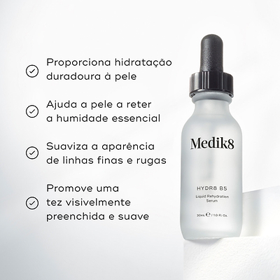 O frasco conta-gotas Hydr8 B5 assenta num pedestal branco contra um fundo claro. Os marcadores listam os seus benefícios: proporciona hidratação duradoura à pele, ajuda a pele a reter a humidade essencial, suaviza a aparência de linhas finas e rugas, e promove uma tez visivelmente preenchida e suave.