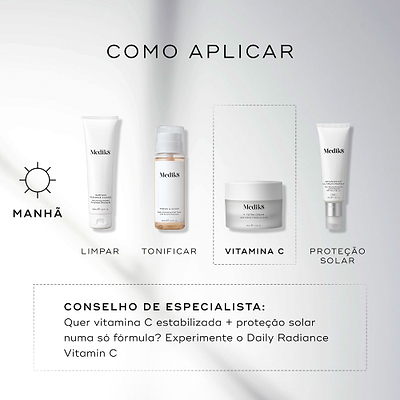 O gráfico do guia de aplicação exibe uma rotina matinal de cuidados com a pele contra um fundo claro. O frasco de Medik8 C-Tetra Cream é destacado como a etapa de Vitamina C, após a limpeza e tonificação, e precedendo a proteção solar. O texto em português inclui um conselho de especialista sugerindo o Daily Radiance Vitamin C para quem procura vitamina C estabilizada e proteção solar numa só fórmula.