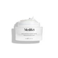 Frasco de creme de olhos Medik8 Advanced Night Eye sobre fundo branco