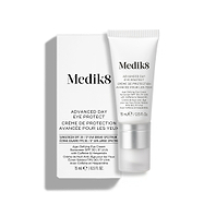 Produto Medik8 Advanced Day Eye Protect colocado à frente da sua embalagem de cartão correspondente.