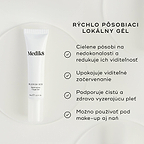 Biela tuba Blemish SOS Rapid Action Target Gel je zobrazená. Text ju označuje ako „RAPID ACTION TREATMENT GEL“. Štyri odrážky so symbolmi zaškrtnutia uvádzajú benefity: cieli a znižuje viditeľnosť nedokonalostí, upokojuje viditeľné začervenanie, podporuje čistý a zdravo vyzerajúci vzhľad pleti a môže sa používať pod aj nad make-upom.
