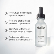 Fľaštička séra Medik8 Hydr8 B5 stojí na bielom podstavci na jasnom bielom pozadí. Text zvýrazňuje, že produkt poskytuje dlhotrvajúcu hydratáciu pleti, pomáha pokožke udržiavať dôležitú vlhkosť, zjemňuje vzhľad jemných liniek a vrások a podporuje viditeľne plnšiu a pružnejšiu pleť.