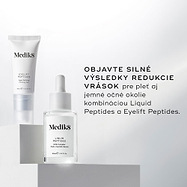 Priehľadná sklenená fľaštička séra Liquid Peptides je zobrazená spolu s tubou očného krému Eyelift Peptides, pričom sprievodný text uvádza: „OBJAVTE SILNÉ VÝSLEDKY V REDUKCII VRÁSOK pre tvár aj jemné očné okolie spojením Liquid Peptides s Eyelift Peptides.“