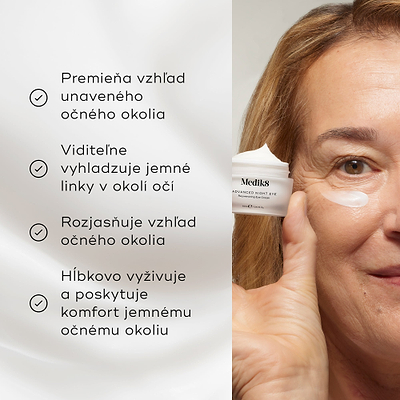 Vedľa modelky, ktorá drží kelímok Medik8 Advanced Night Eye Cream, sa zobrazuje zoznam benefitov. Text uvádza, že krém premieňa unavené oči, vyhladzuje jemné linky, rozjasňuje a hĺbkovo vyživuje jemné očné okolie.