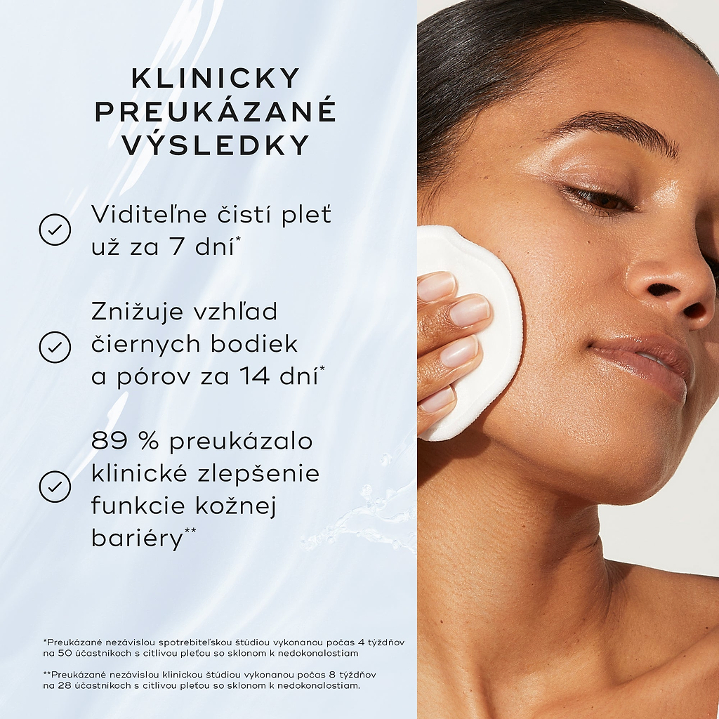 Modelka nanáša tonikum pomocou vatového tampónu vedľa textu s názvom „Overené výsledky“, ktorý uvádza napríklad „Čistejšia a zdravšie vyzerajúca pleť za 7 dní*“ a „38 % zníženie viditeľných nedokonalostí**“.